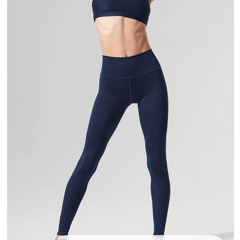 ALO Yoga stylish deep